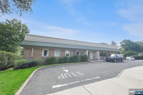 385 Maple Avenue Glen Rock NJ 07452