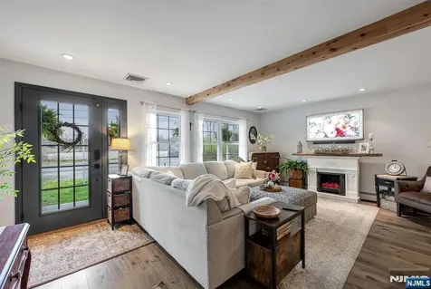 6 Grove Road Jefferson Township NJ 07438
