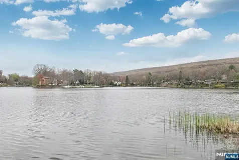 6 Grove Road Jefferson Township NJ 07438