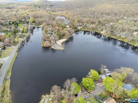 6 Grove Road Jefferson Township NJ 07438