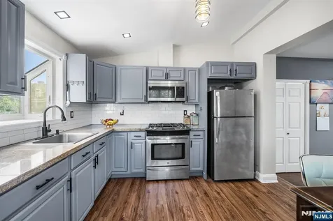 48 Lake Street East Orange NJ 07017
