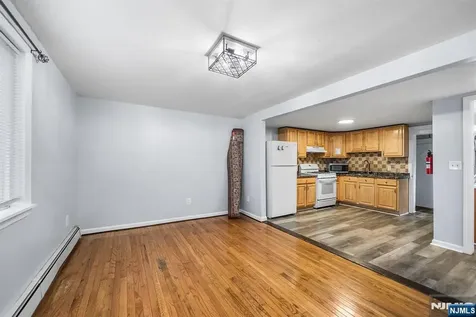 48 Lake Street East Orange NJ 07017