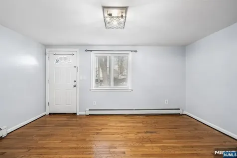 48 Lake Street East Orange NJ 07017