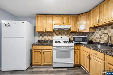 48 Lake Street East Orange NJ 07017
