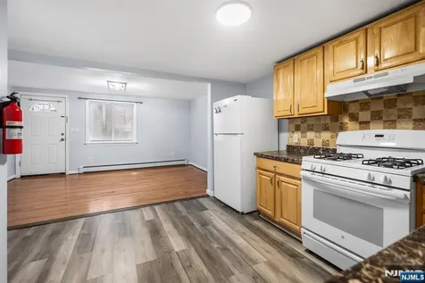 48 Lake Street East Orange NJ 07017