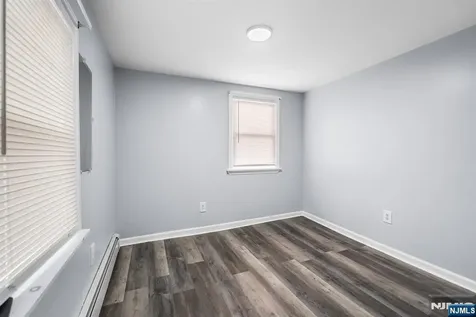 48 Lake Street East Orange NJ 07017