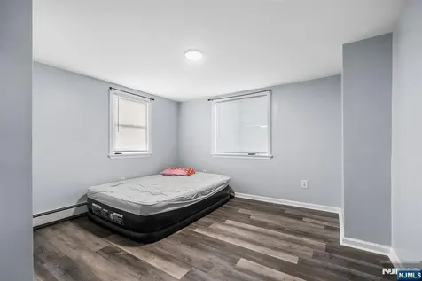 48 Lake Street East Orange NJ 07017