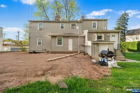48 Lake Street East Orange NJ 07017