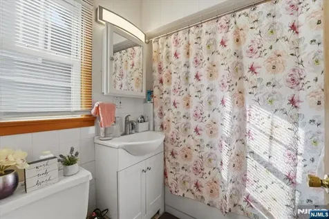13 Butler Place Kearny NJ 07032