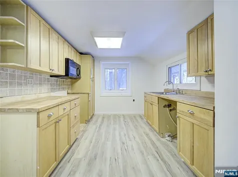240 Acabonack Road Vernon NJ 07422