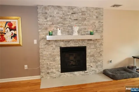 7 Stuart Street Waldwick NJ 07463