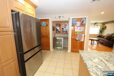 7 Stuart Street Waldwick NJ 07463
