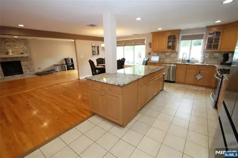 7 Stuart Street Waldwick NJ 07463
