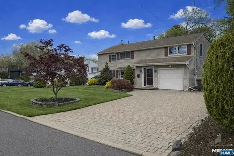 7 Stuart Street Waldwick NJ 07463
