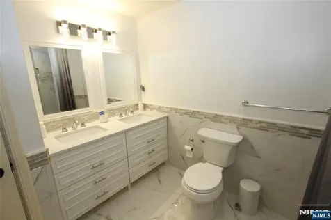 7 Stuart Street Waldwick NJ 07463