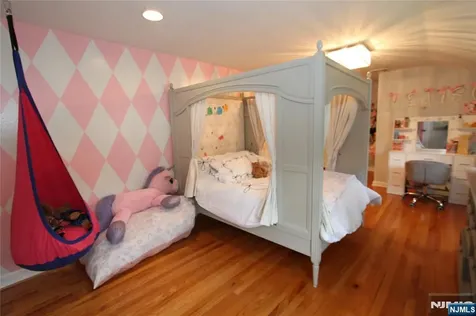 7 Stuart Street Waldwick NJ 07463