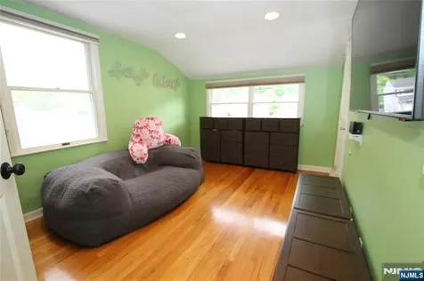 7 Stuart Street Waldwick NJ 07463