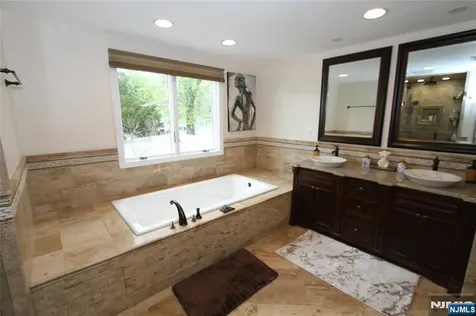 7 Stuart Street Waldwick NJ 07463