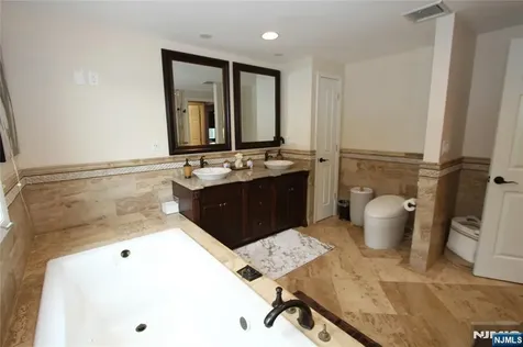 7 Stuart Street Waldwick NJ 07463