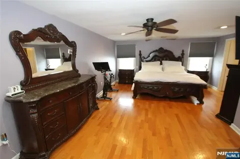 7 Stuart Street Waldwick NJ 07463