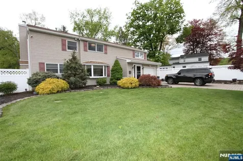 7 Stuart Street Waldwick NJ 07463