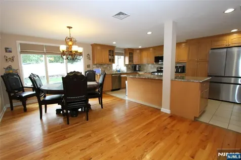 7 Stuart Street Waldwick NJ 07463