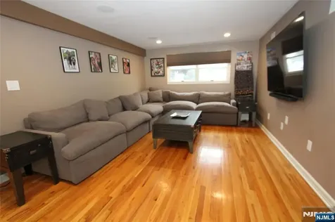 7 Stuart Street Waldwick NJ 07463