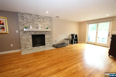 7 Stuart Street Waldwick NJ 07463