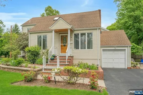 24 Cambridge Road Tenafly NJ 07670