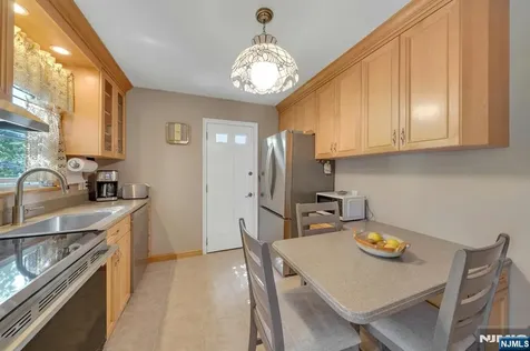 24 Cambridge Road Tenafly NJ 07670