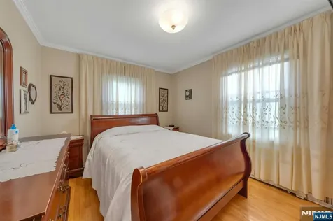 24 Cambridge Road Tenafly NJ 07670