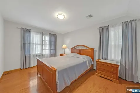 24 Cambridge Road Tenafly NJ 07670