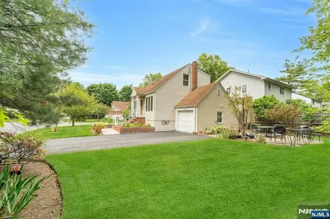 24 Cambridge Road Tenafly NJ 07670