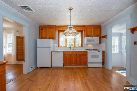 41 Center Street Midland Park NJ 07432