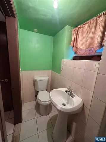 276 Madison Avenue Clifton NJ 07011