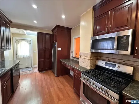 276 Madison Avenue Clifton NJ 07011
