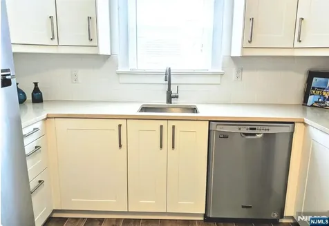 292 Wiley Place Wyckoff NJ 07481