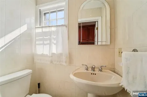657 Lincoln Avenue Glen Rock NJ 07452