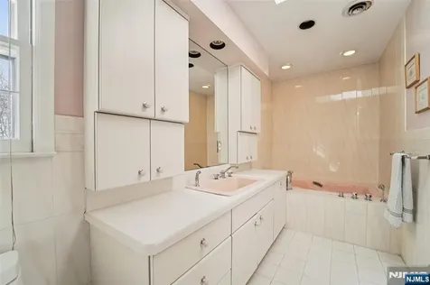 657 Lincoln Avenue Glen Rock NJ 07452