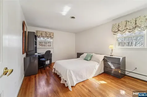 657 Lincoln Avenue Glen Rock NJ 07452