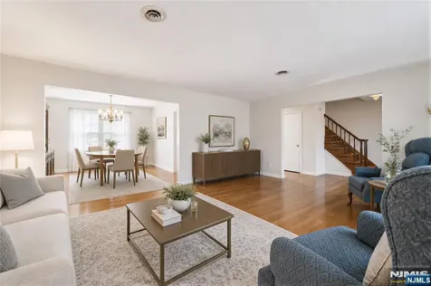 657 Lincoln Avenue Glen Rock NJ 07452