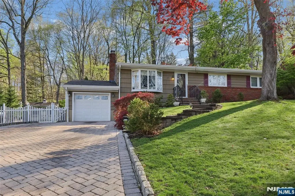 97 Ramapo Hills Boulevard Oakland NJ 07436