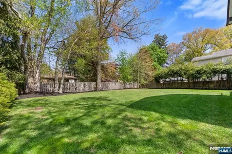 10 Sunset Road Demarest NJ 07627