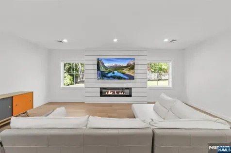 10 Sunset Road Demarest NJ 07627