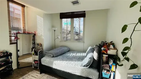 308-310 Passaic Harrison NJ 07029