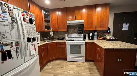 308-310 Passaic Harrison NJ 07029