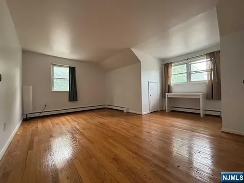 2004 Hoefleys Lane Fort Lee NJ 07024
