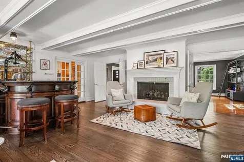 372 Lakeview Drive Wyckoff NJ 07481
