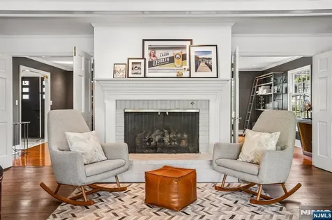 372 Lakeview Drive Wyckoff NJ 07481