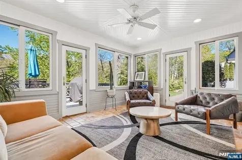 372 Lakeview Drive Wyckoff NJ 07481